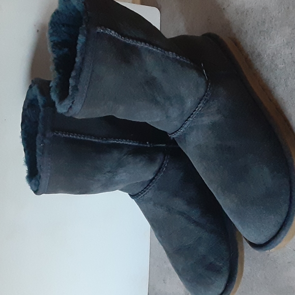 UGG  boots  size  8 women - Picture 2 of 5
